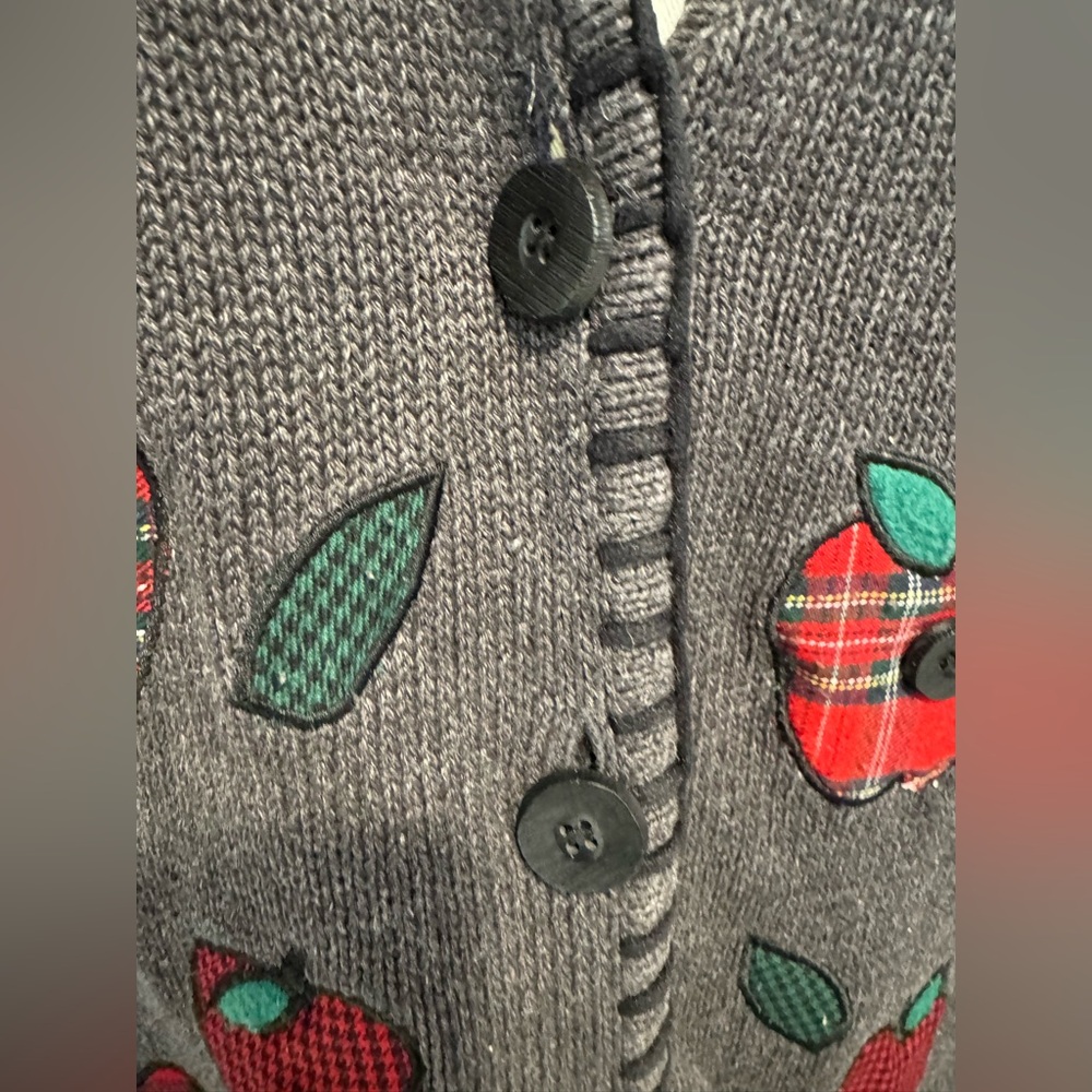 Vintage Mandal Bay Plaid & Checkered Red & Black Apple Fruit & Leaves Vest - Picture 3 of 11